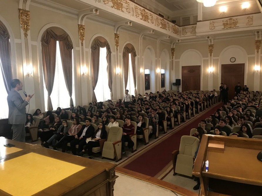 Azərbaycanlı iş adamları UNEC tələbələrinə biznes qurmağın yollarını öyrədiblər  