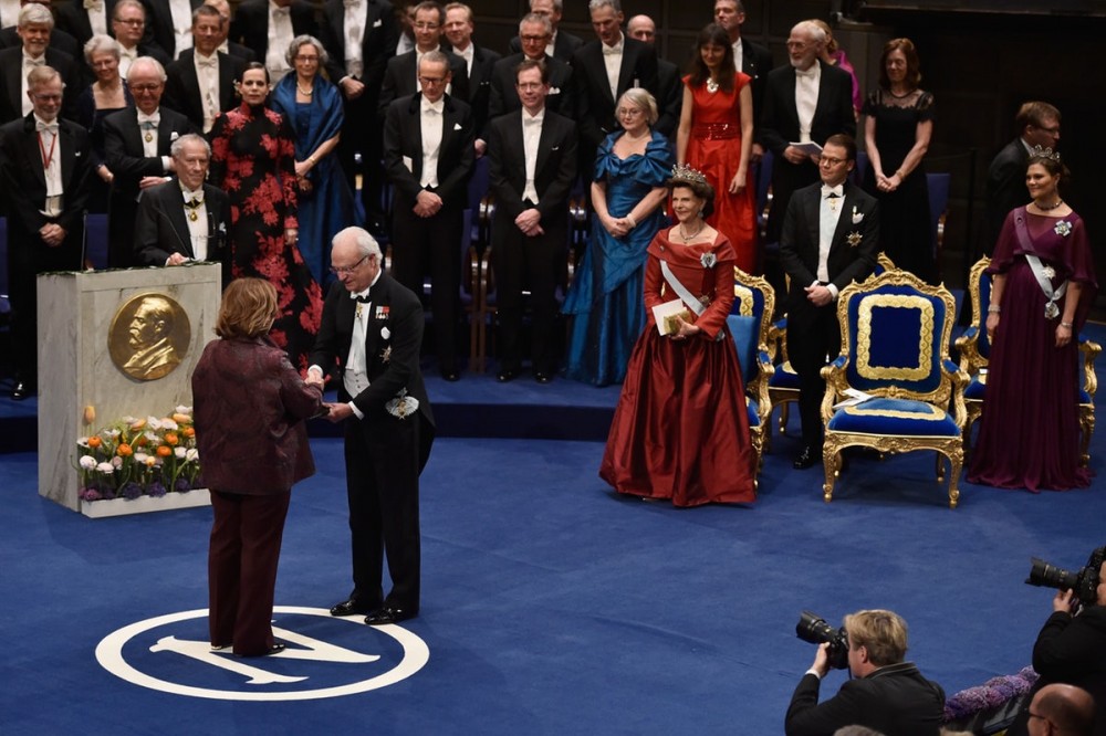 Ədəbiyyat üzrə Nobel mükafatı yenidən təqdim ediləcək  