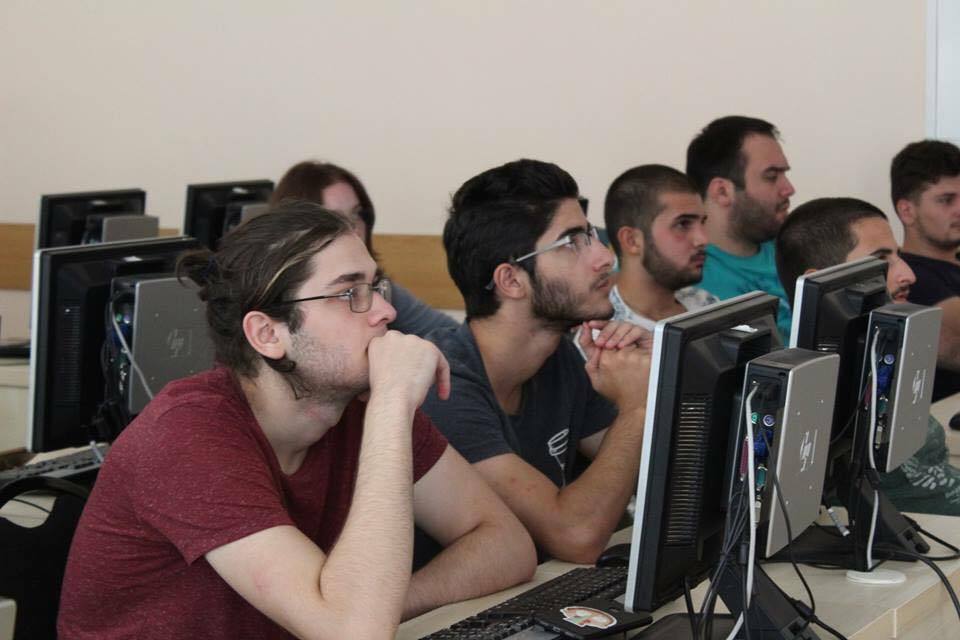 250 azərbaycanlı tələbənin oxuduğu universitet bağlandı