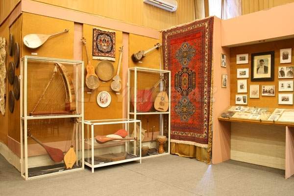 Muzeyə bircə dəfə də  getməyən, sərgi  bilməyən  tələbələr - SORĞU