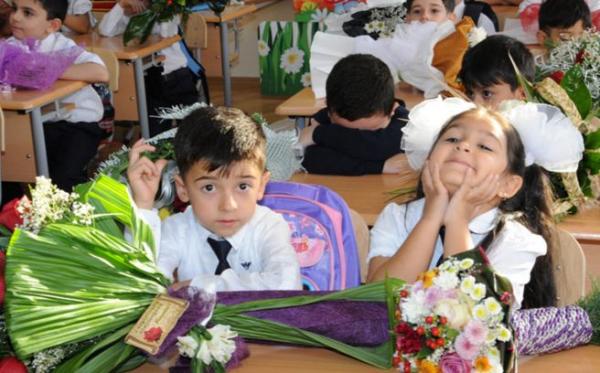 Azyaşlıları I sinifdən başqa dillərdə oxutdurmaq istəyən valideynlərin yaşadığı çaşqınlıq – Çıxış yolu