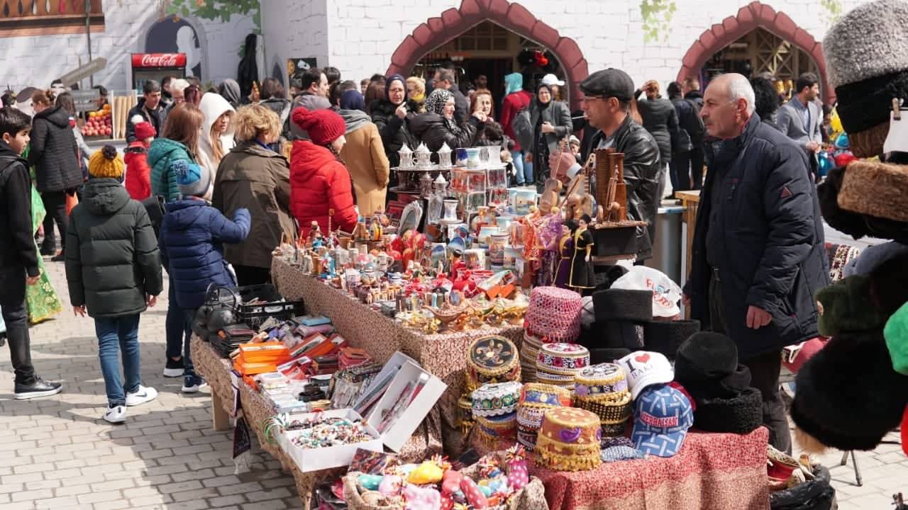 “Bahar qalası”nda sonuncu gün – Məktəblilər Novruzla belə vidalaşdılar -FOTOLAR