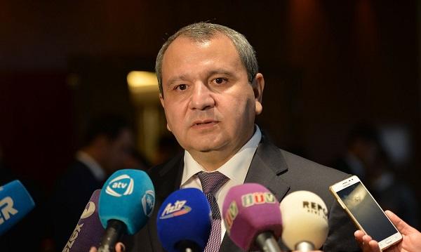 BDU-nun yeni rektoru tələbəyə ŞOK YAŞATDI – VİDEO