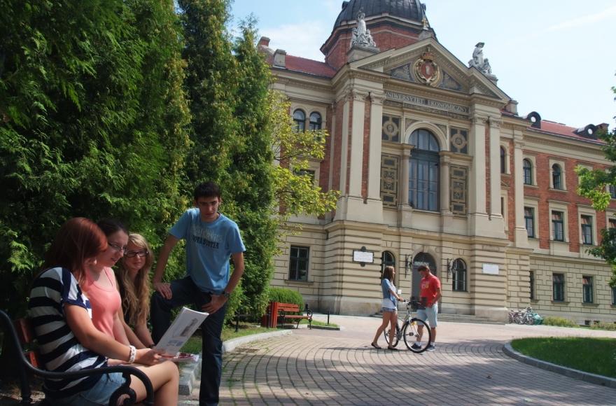 Polşa universitetinə imtahansız qəbul imkanı – Əla şans  