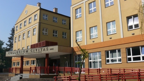 Polşa universitetinə imtahansız qəbul imkanı – Əla şans