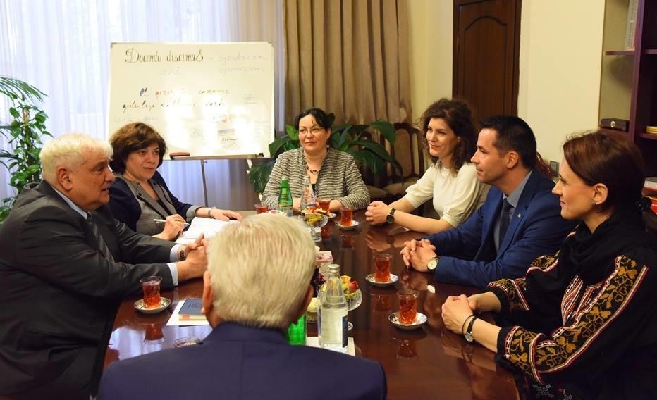 Rektor rumın alimlərlə müzakirə apardı