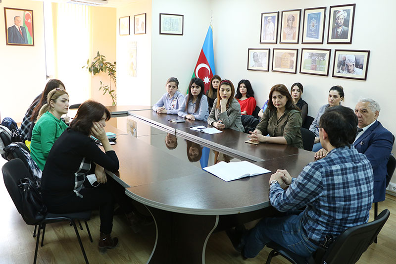 Azərbaycan Universitetində “XXI əsr gerçəkliyi və müasir Amerika ədəbiyyatı” mövzusunda seminar keçirilib - FOTO  