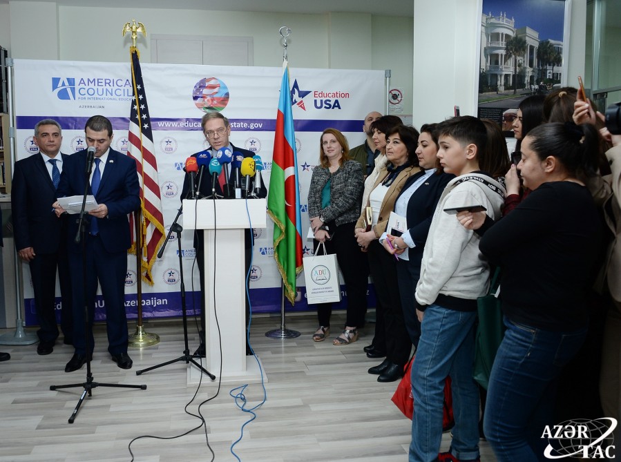 Erl Litzenberqer: Amerikada təhsil alan azərbaycanlı tələbələrin sayının ildən-ilə artmasından qürur duyuruq
