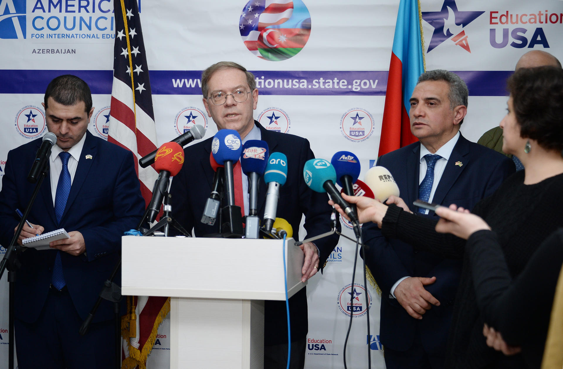 ABŞ-ın Azərbaycandakı Səfirliyi və Beynəlxalq Təhsil üzrə Amerika Şurası təhsil sərgisi keçirib