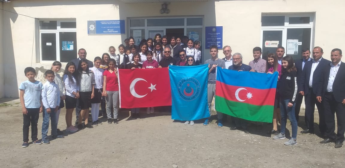 Türkiyəli pedaqoqlar məcburi köçkün məktəbini ziyarət etdilər - FOTOLAR