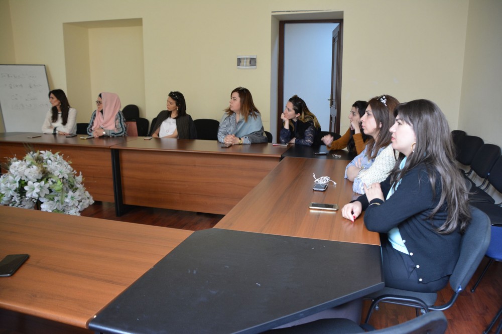 Gənc alimlər Fizika institutunda