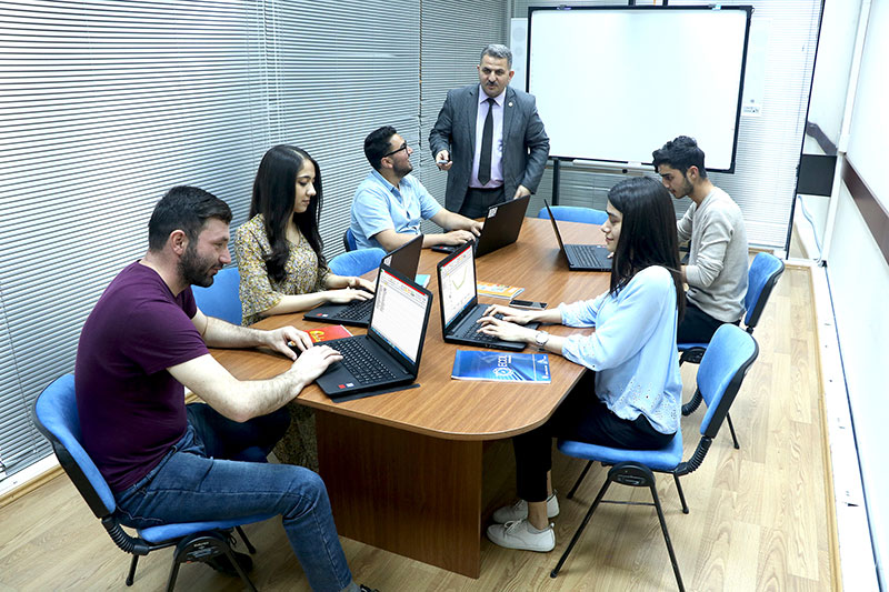 Azərbaycan Universitetinin tələbələri beynəlxalq kompüter və dil sertifikatı alacaq