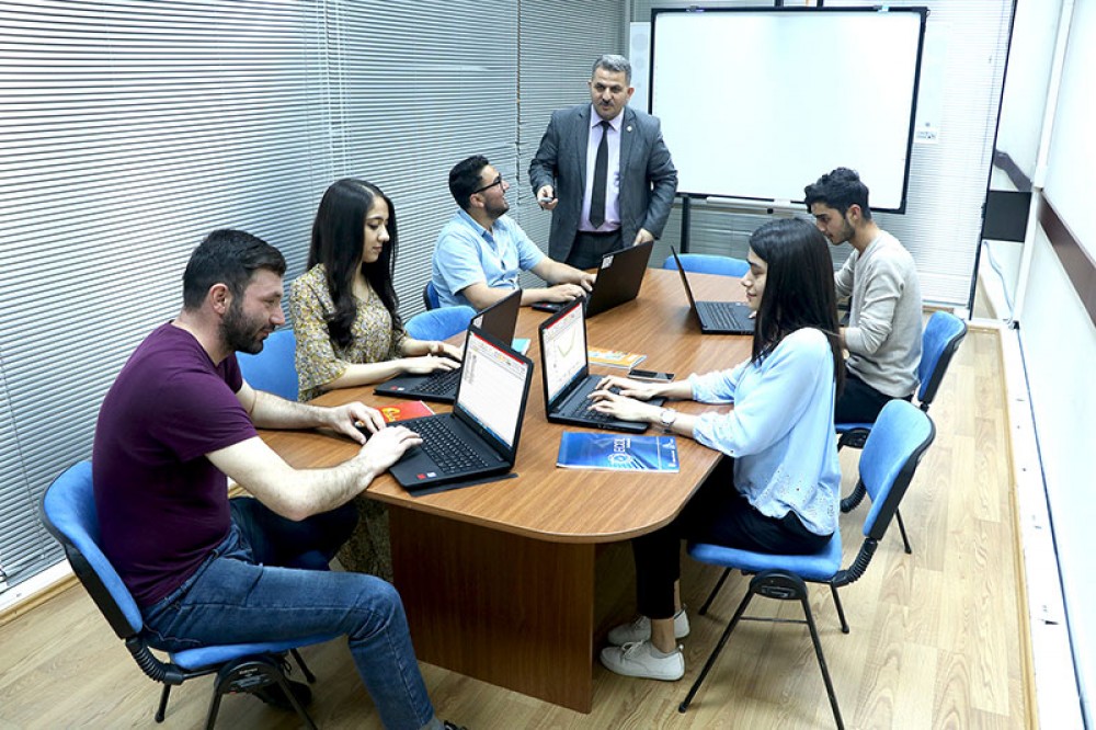 Tələbələrə beynəlxalq kompüter və dil sertifikatı veriləcək