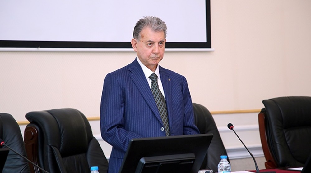 Akademik Akif Əlizadə: AMEA-da təhsil alan magistrantlar elmi laboratoriyalarda təcrübə keçirlər