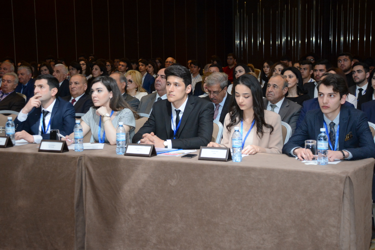 UNEC TEC konfransı: İnnovasiya və sahibkarlıq XXI əsrin açarıdır    