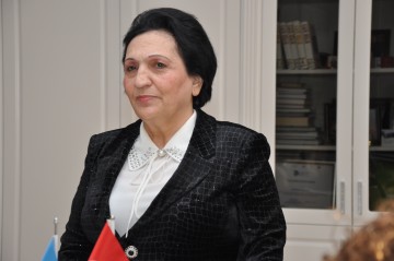 Rektor sosial şəbəkələrdə gedən informasiyanı böhtan adlandırdı