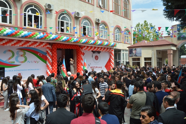 Universitetdə məzun günü qeyd edildi