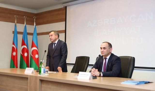 Rektor Biləsuvarda abituriyentlərin qarşısına çıxdı