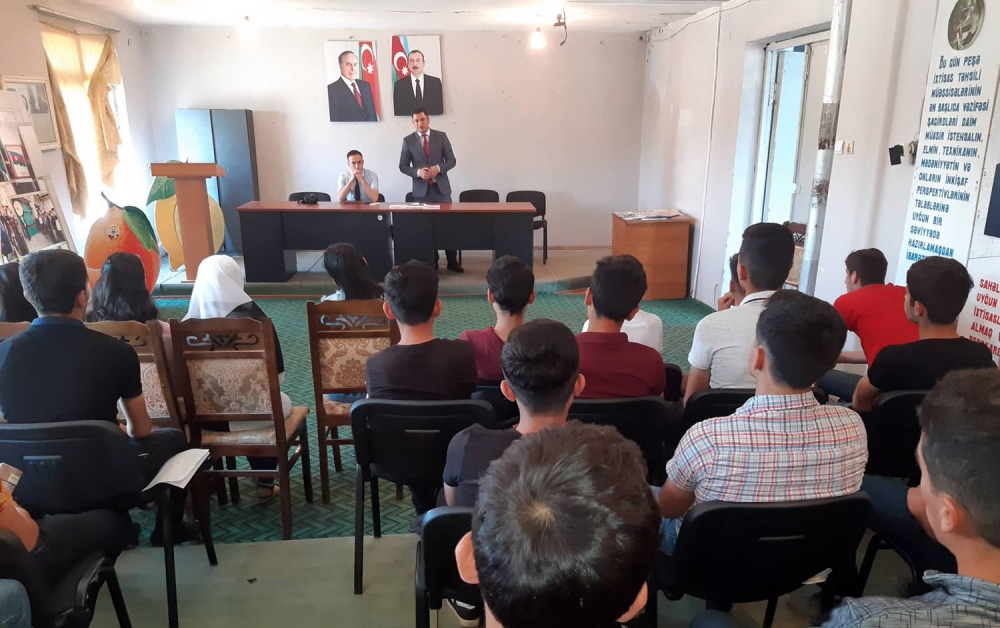 Peşə liseyində insan hüquqlarından danışıldı