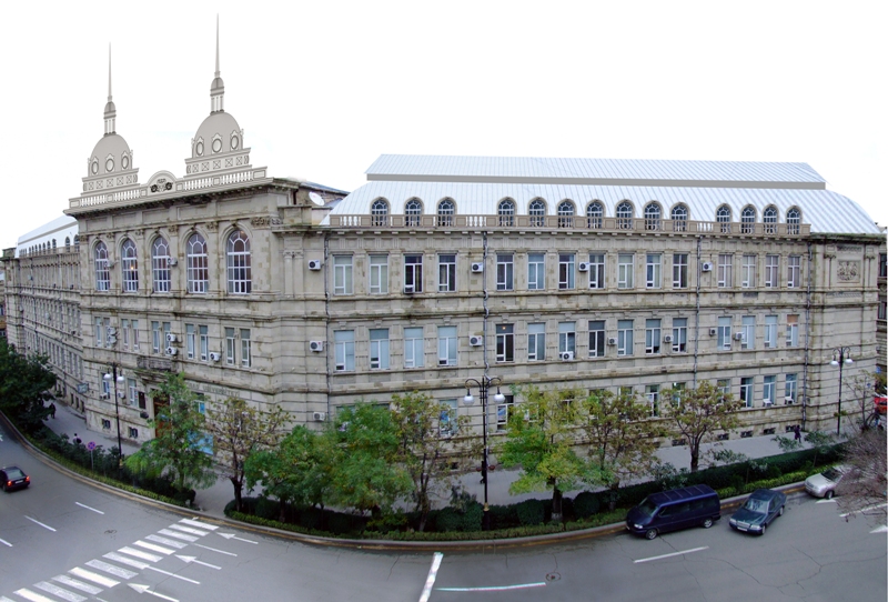 UNEC-in professor-müəllim heyətinin əməkhaqqı artırıldı