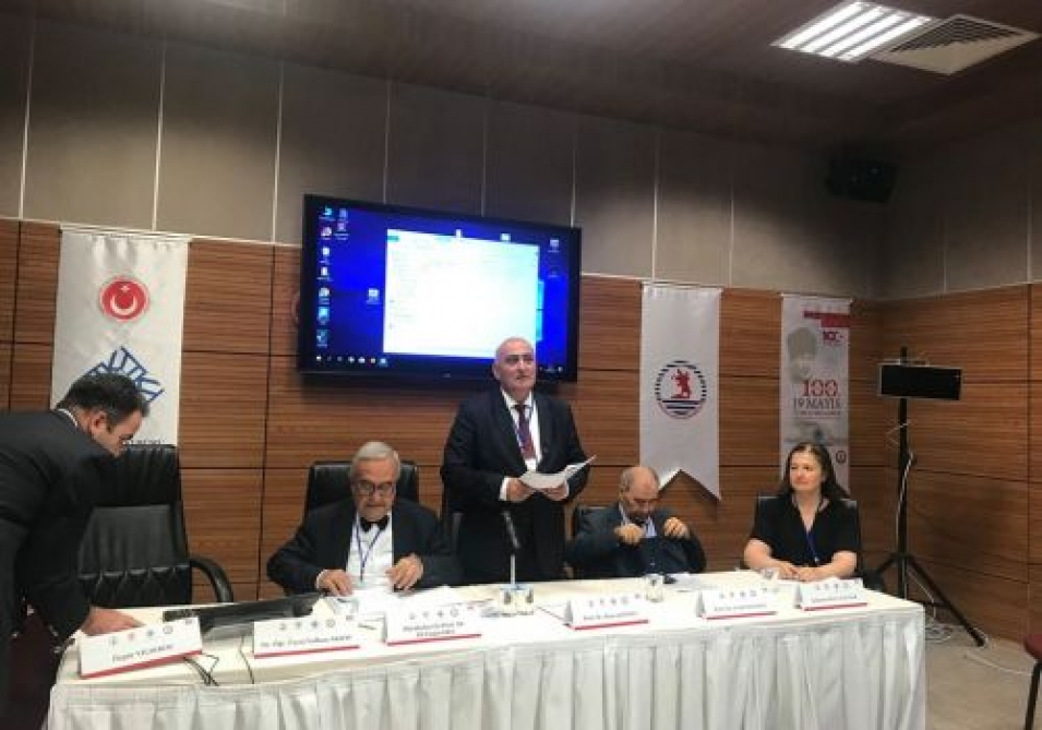 Azərbaycanlı alim beynəlxalq simpoziumda məruzə edib