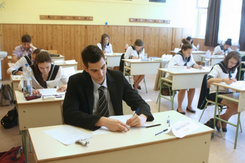 Macarıstanda qəbul imtahanlarının suallarının sızdırılmasında təqsirləndirilən şəxs həbs edilib