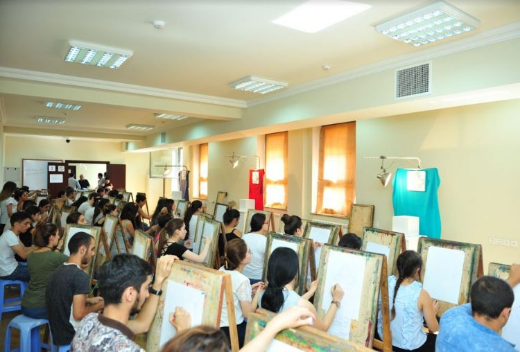 Abituriyentlərin NƏZƏRİNƏ: Qabiliyyət imtahanları başladı