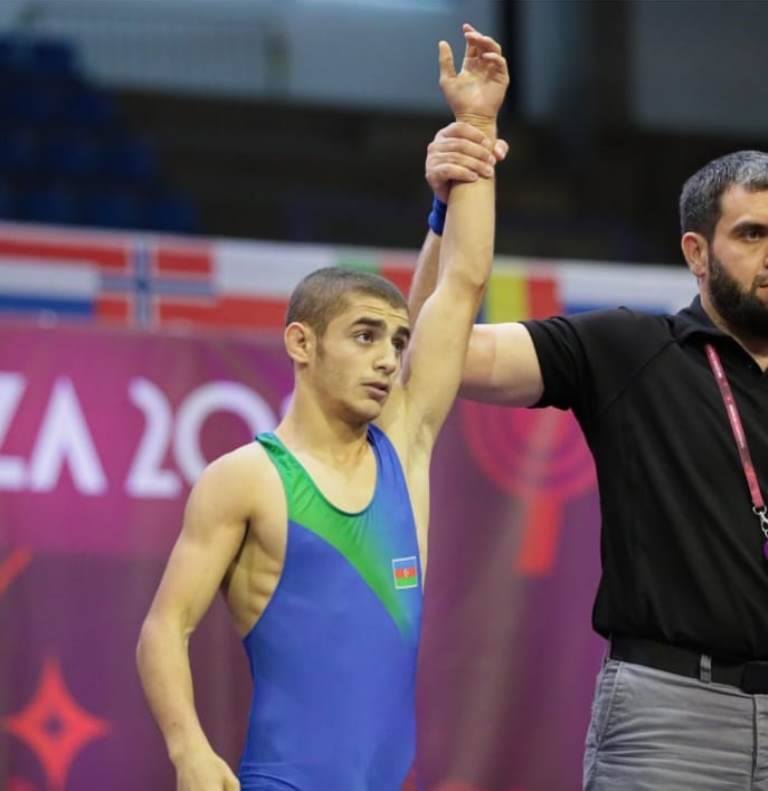 Paytaxt məktəblisi qızıl medal qazanıb
