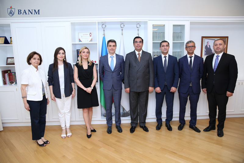 BANM tələbələri xarici kurslara göndərir  