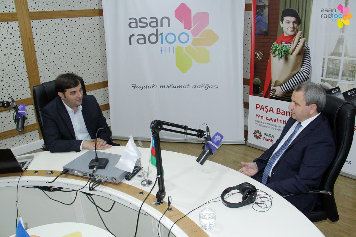 Rektor tələbələrin suallarını cavablandırdı - FOTO