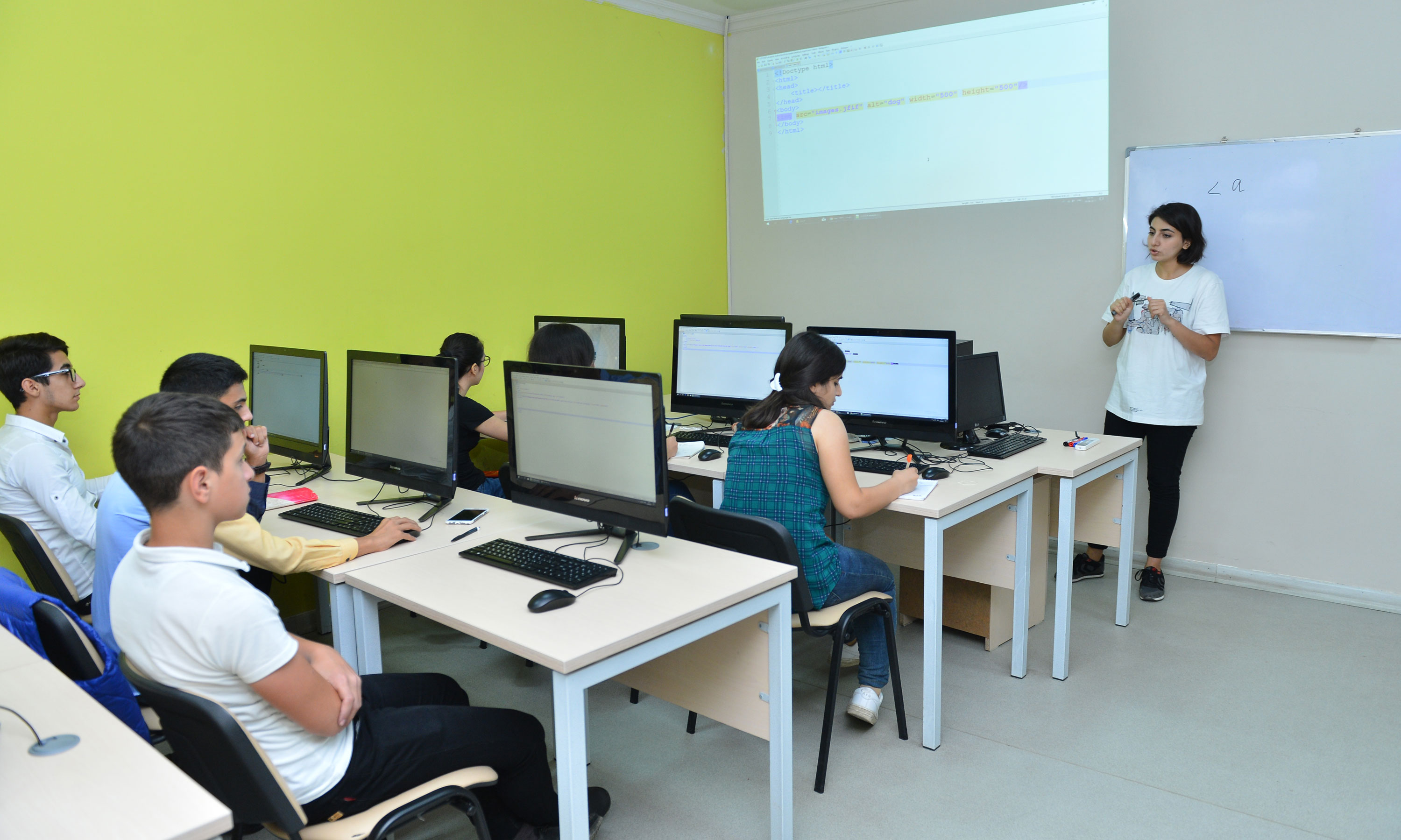 Yeni Peşə Təhsil Mərkəzinə elektron sənəd qəbulu davam edir  