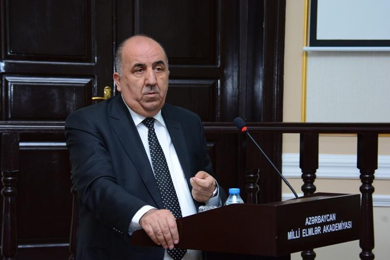 “AMEA-nın professoru” adı ətrafında qalmaqal: alim ittiham edir