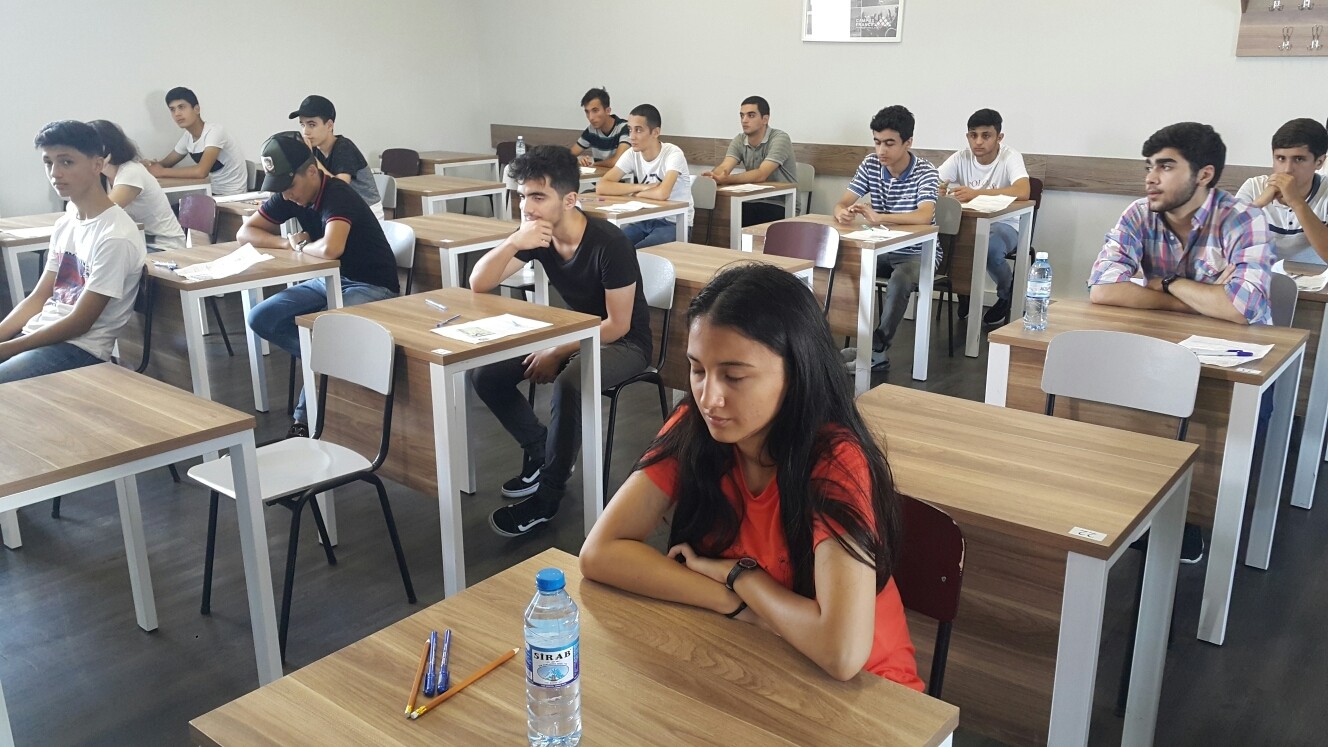 UFAZ-a qəbul imtahanı keçirilir - FOTOLAR