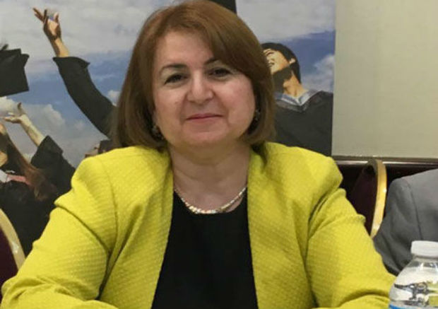 Azərbaycanlı xanım Kanadada 3-cü dəfə “İlin müəllimi” seçildi