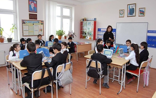 Təhsil işçisindən lisey sinifləri ilə bağlı təklif: “Tədris yalnız nəzəri biliklər əsasında qurulmasın”  