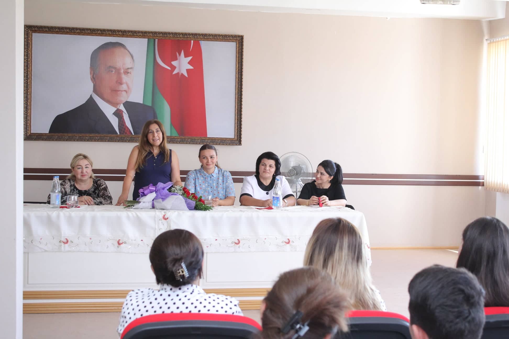 Qənirə Paşayeva ali məktəbə qəbul olan gənclərə çağırış etdi  