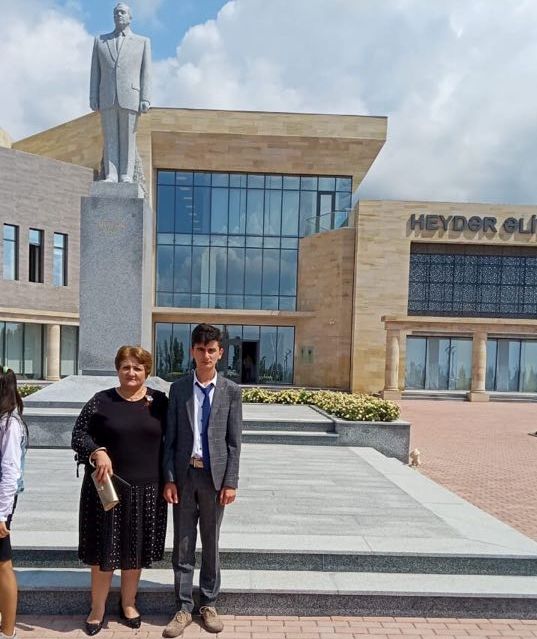“Təhsil aldığım məktəb hər şəraitlə təmin olunub” - İmtahanda 608 bal toplayan internat məzunu