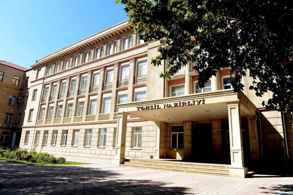 Ümumtəhsil müəssisələrinin I-XI sinifləri üçün 322 adda dərslik və metodik vəsait çap edilib