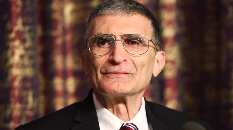 Bu gün kimya üzrə Nobel mükafatı laureatı Əziz Sancarın doğum günüdür