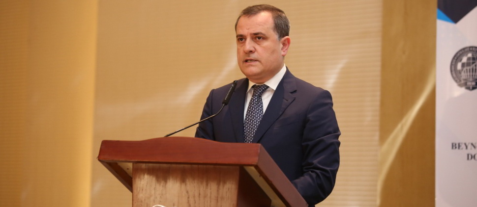 Bakıda təhsil işçilərinin respublika konfransı başlayıb