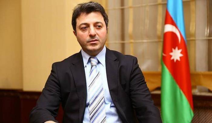 İcma sədri qəbul imtahanlarında yüksək bal toplayan gənclərlə görüşdü