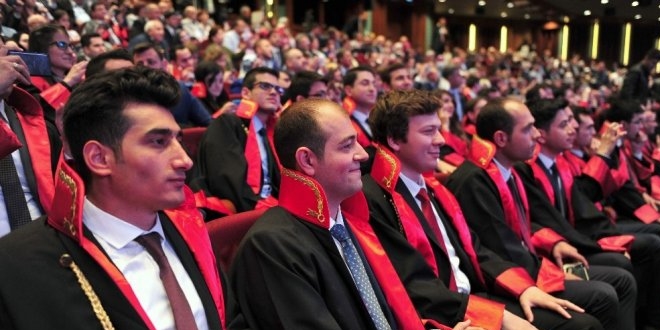 Bu gün hakim olmaq istəyənlər üçün imtahan keçirilir