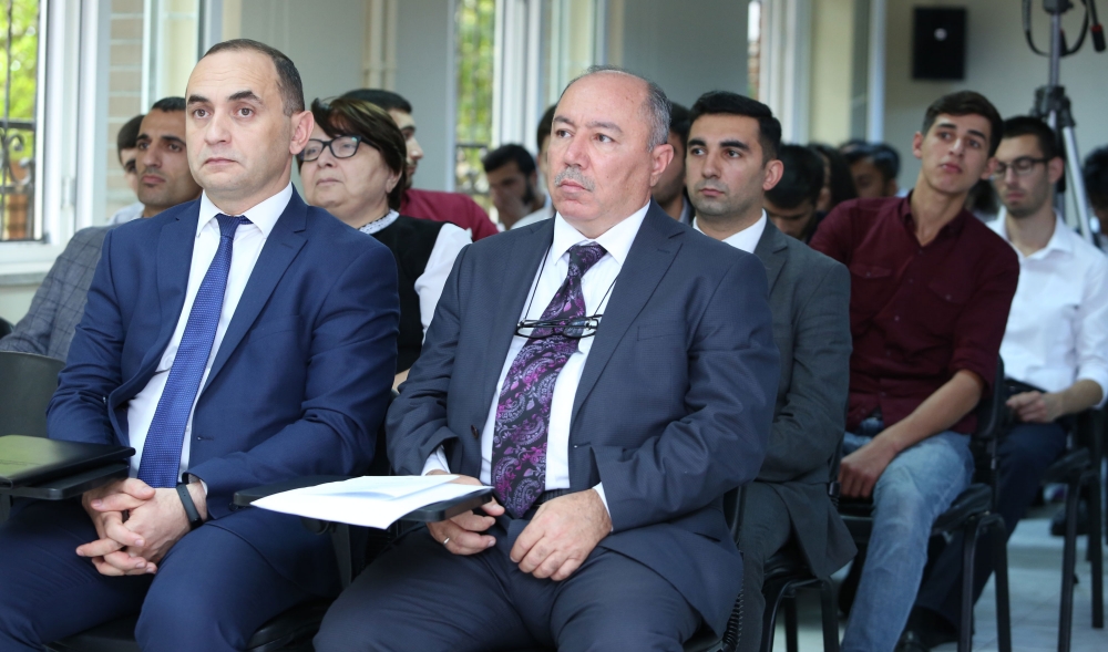 Aİİ Beynəlxalq Tərcüməçilər Günü ilə bağlı tədbir keçirib