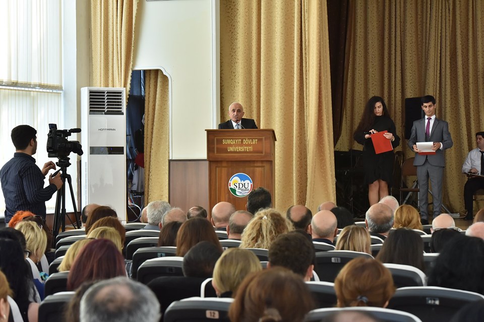 SDU-da Beynəlxalq Müəllimlər Günü qeyd edilib  