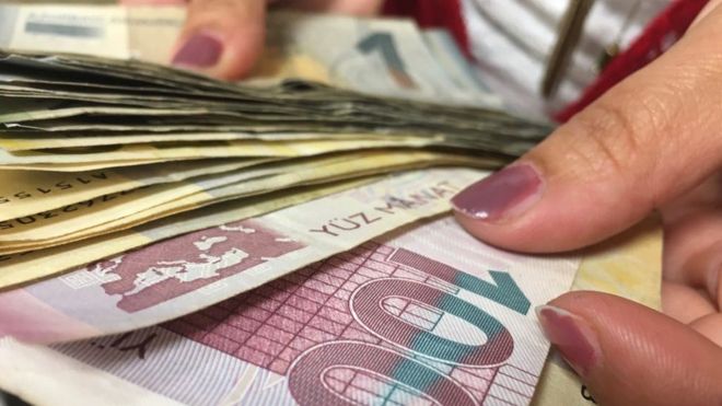 Müəllimin əməkhaqqından hansı hallarda tutulmalar ola bilər? - Və nə qədər?  