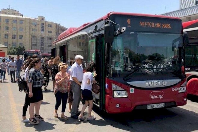 Məktəblilərə şad xəbər: Avtobuslardan pulsuz istifadə edəcəklər