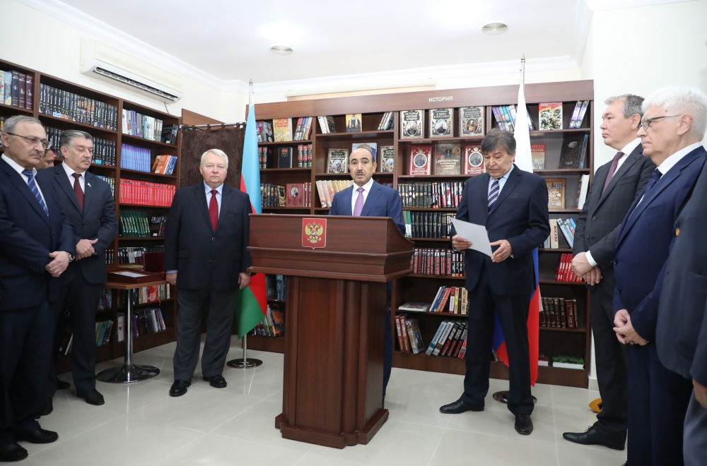 “Tədrisin rus dilində aparıldığı siniflərə tələbat artır” - Əli Həsənov