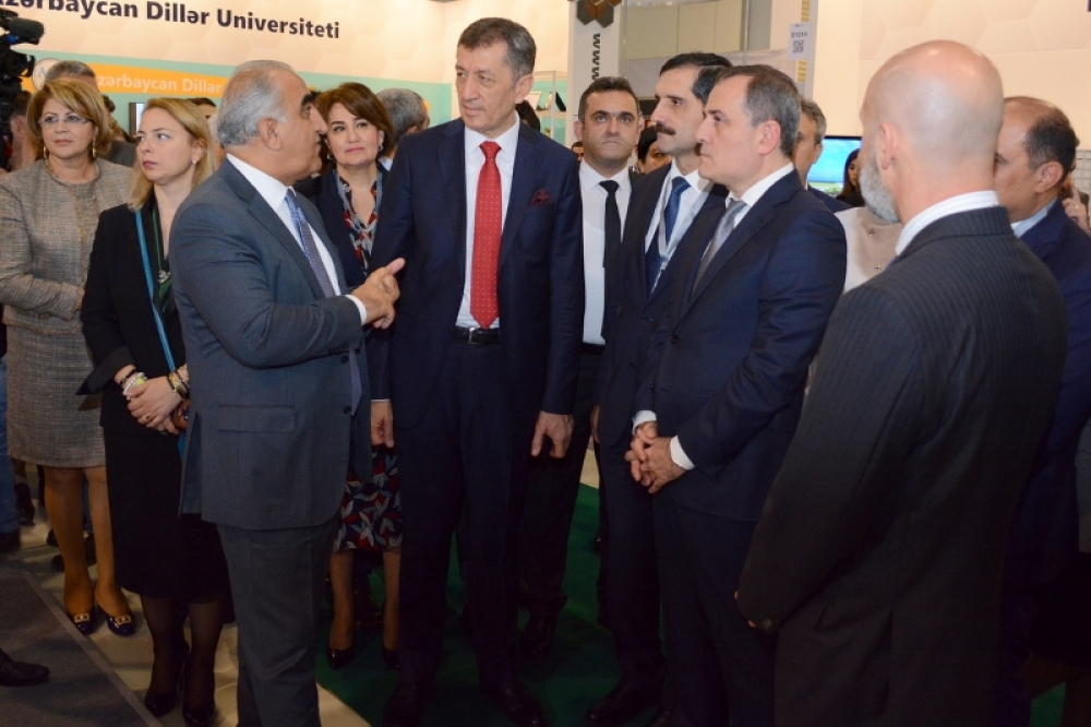 UNEC XIII Azərbaycan Beynəlxalq Təhsil Sərgisində təmsil olunub - FOTO