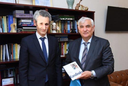 Rektor  Fransa səfiri ilə görüşdü
