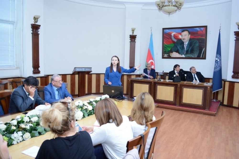 UNEC-də təlim: Beynəlxalq xülasələmə və indeksləmə sistemləri